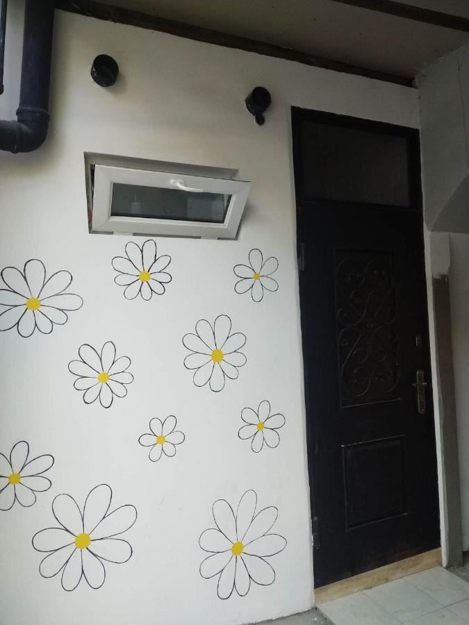 4 Chocolate Apartments In Old Tiflis Exterior foto